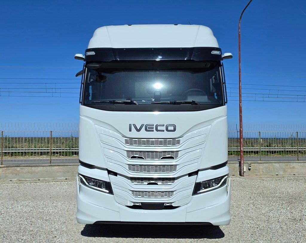 IVECO S-WAY 580 T/FP EU6 NUOVO INTARDER FULL OPTIONAL - 2