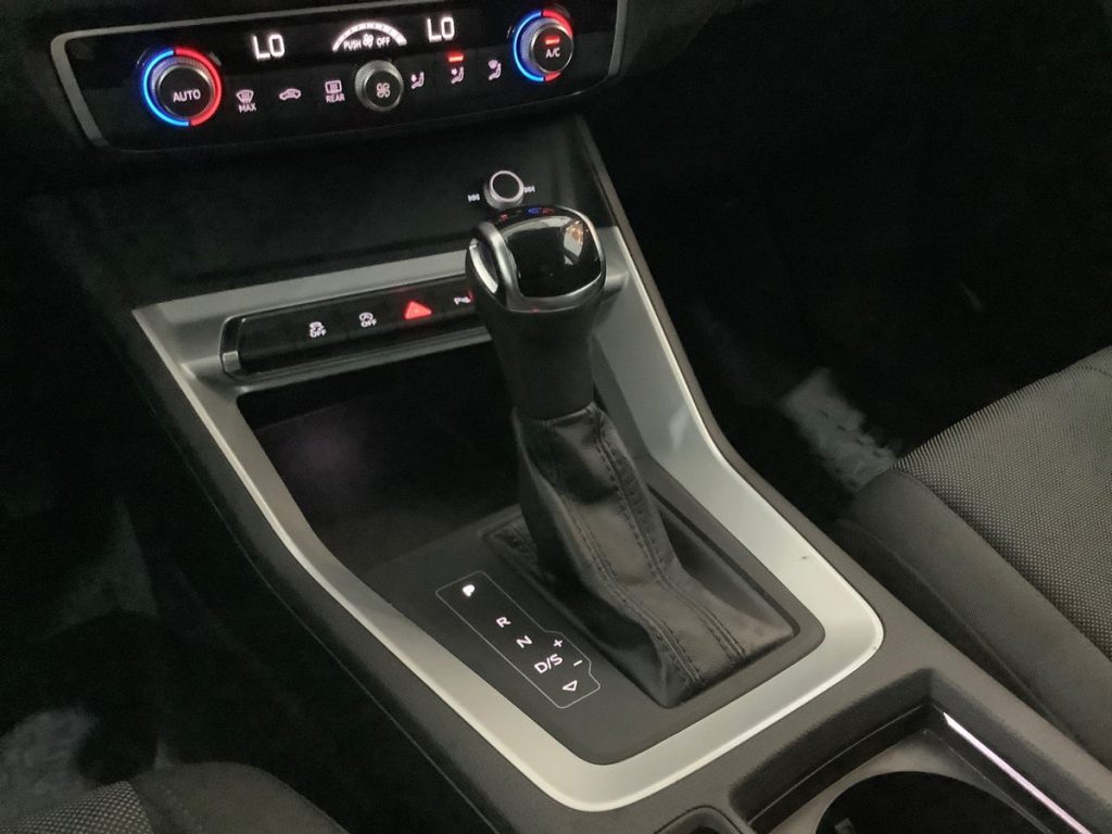 AUDI Q3 35 TDI S tronic Business Advanced - 8