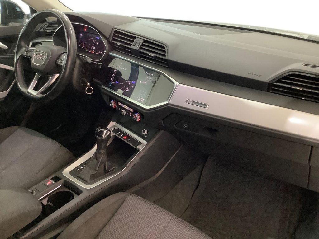 AUDI Q3 35 TDI S tronic Business Advanced - 9