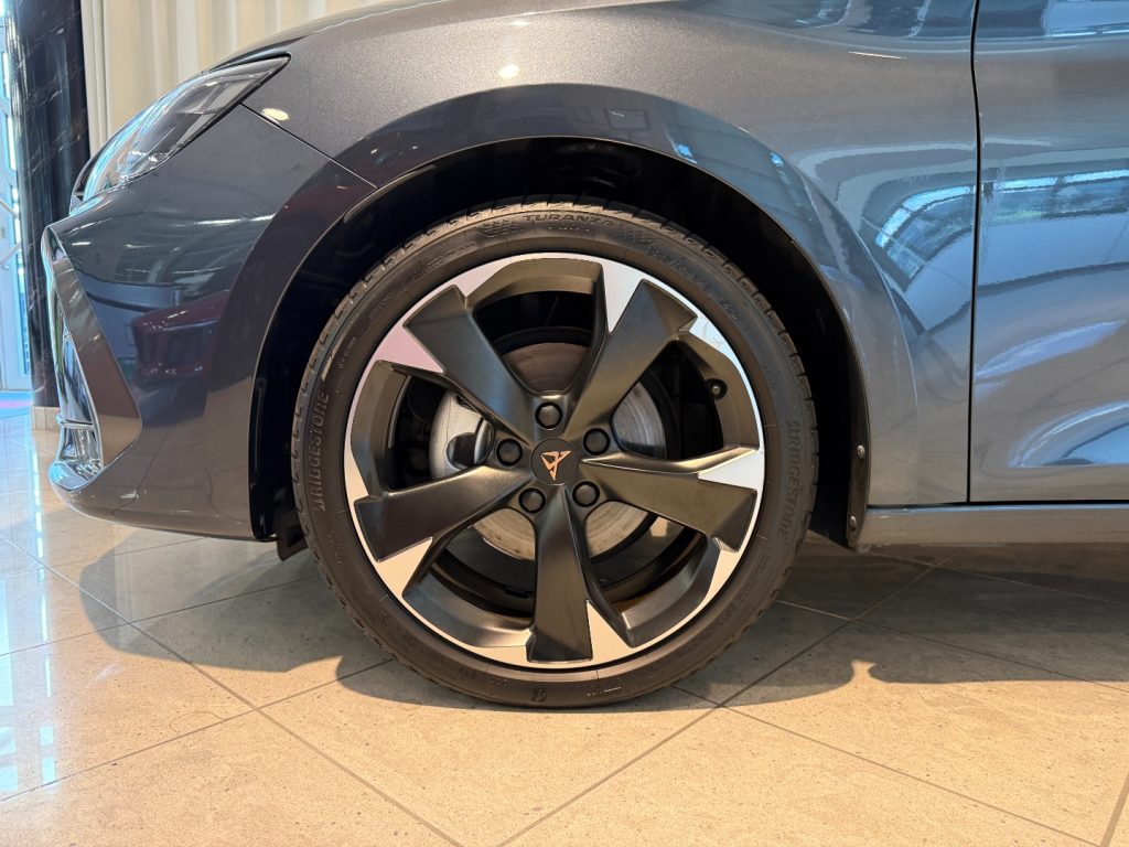 CUPRA Leon 2.0 TDI DSG **EDGE PACK** Keyless Advanced Cam - 20
