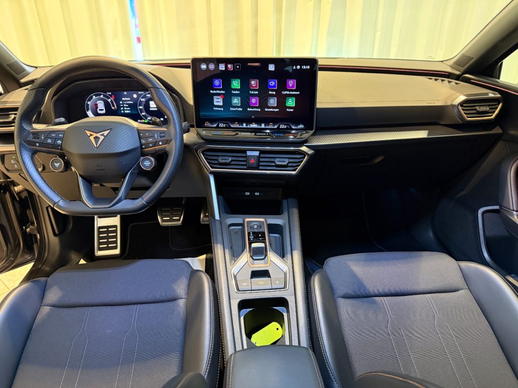 CUPRA Leon 2.0 TDI DSG **EDGE PACK** Keyless Advanced Cam - 6
