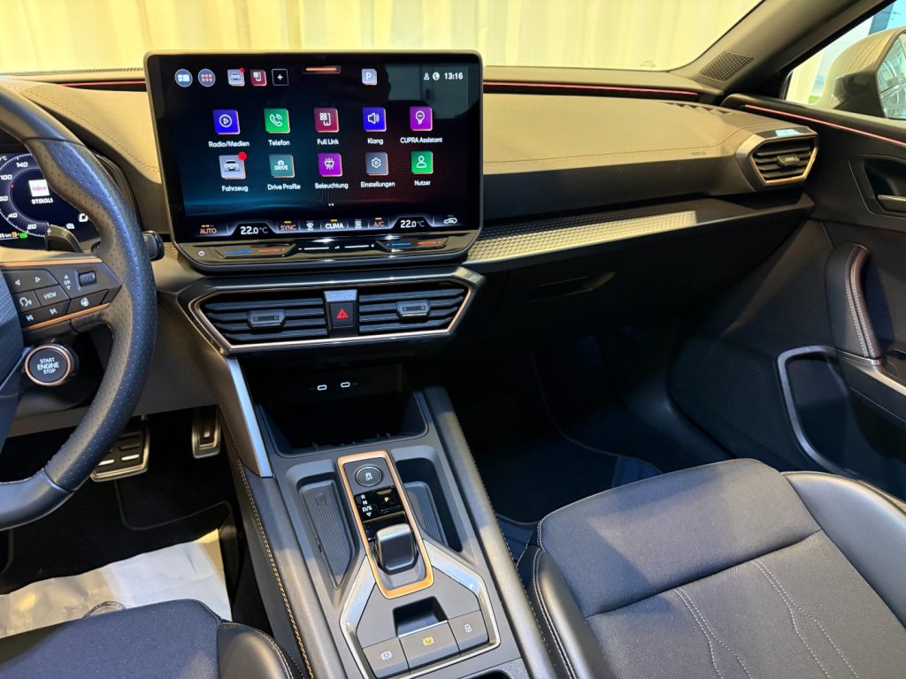 CUPRA Leon 2.0 TDI DSG **EDGE PACK** Keyless Advanced Cam - 8