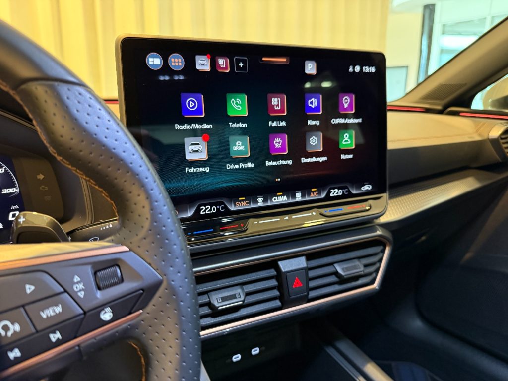CUPRA Leon 2.0 TDI DSG **EDGE PACK** Keyless Advanced Cam - 13