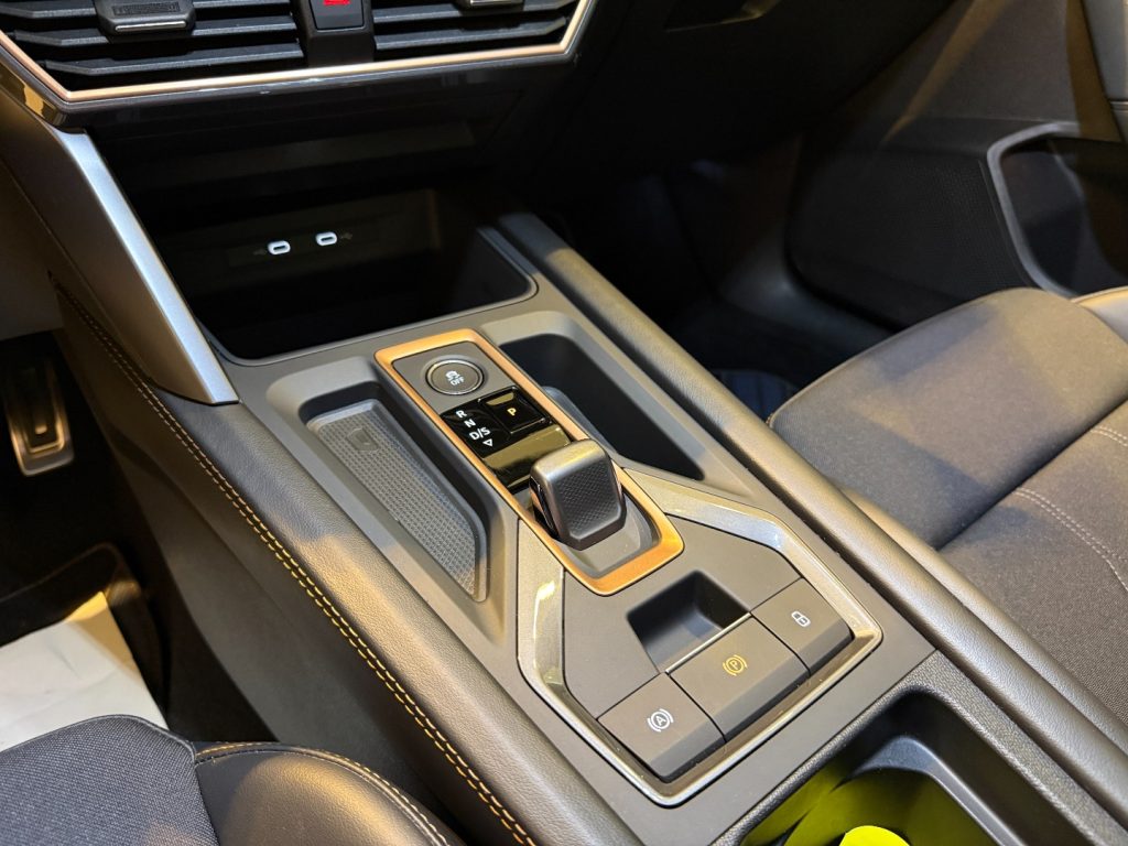 CUPRA Leon 2.0 TDI DSG **EDGE PACK** Keyless Advanced Cam - 17