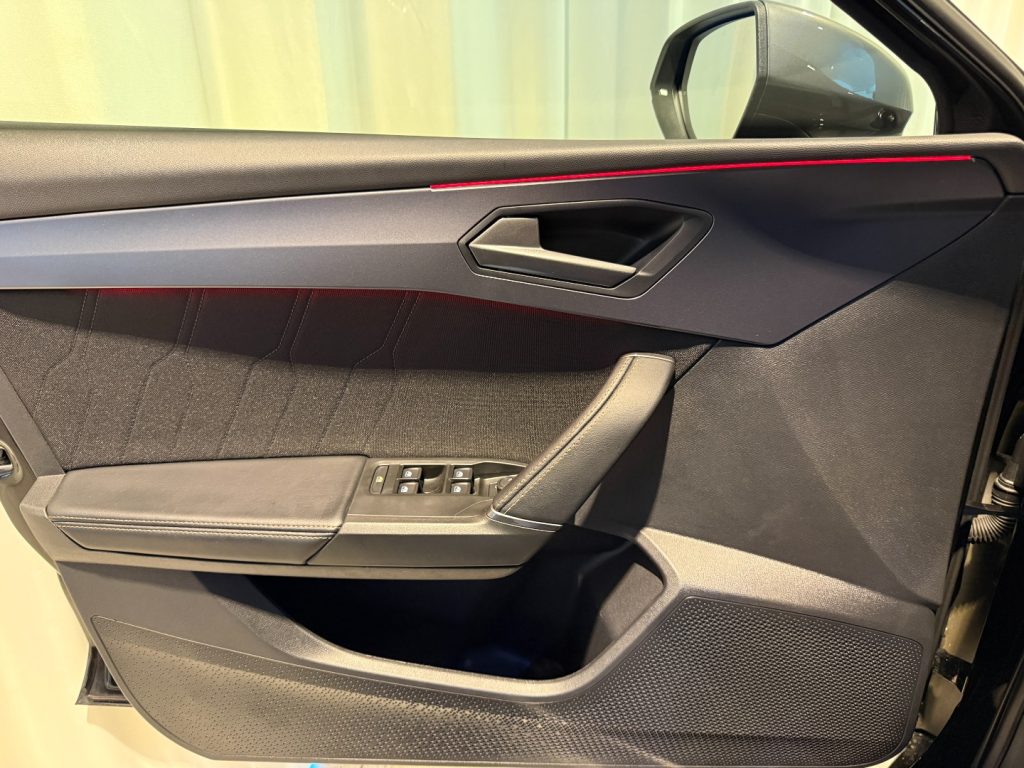 CUPRA Leon 2.0 TDI DSG **EDGE PACK** Keyless Advanced Cam - 18