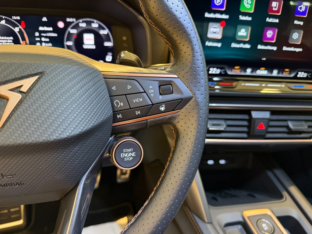 CUPRA Leon 2.0 TDI DSG **EDGE PACK** Keyless Advanced Cam - 12