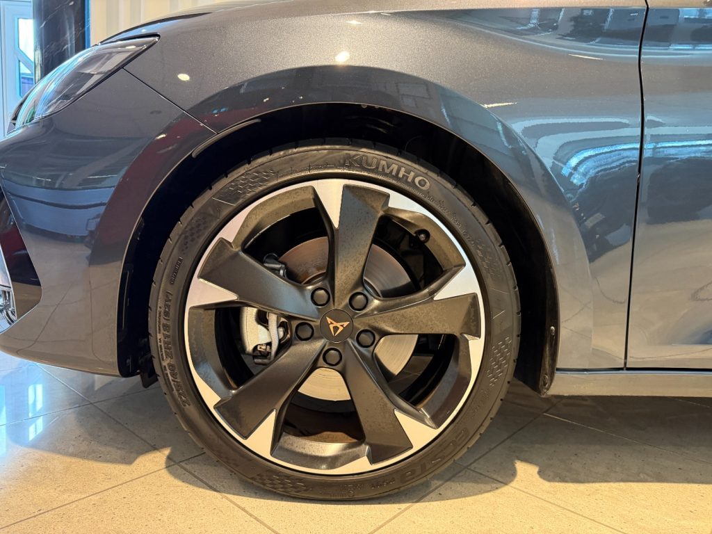CUPRA Leon Sportstourer 2.0 TDI DSG EDGE PACK Matrix Camera - 18