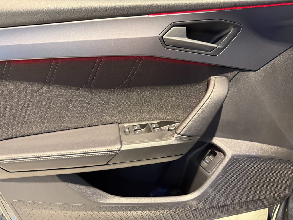 CUPRA Leon Sportstourer 2.0 TDI DSG EDGE PACK Matrix Camera - 16