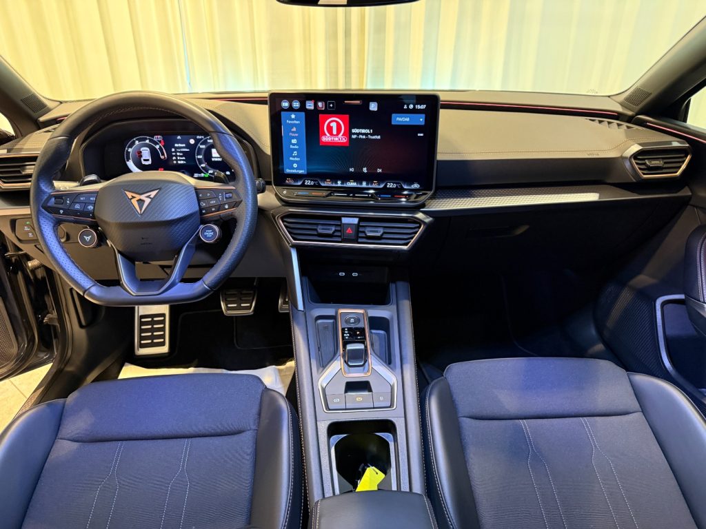 CUPRA Leon Sportstourer 2.0 TDI DSG EDGE PACK Matrix Camera - 6