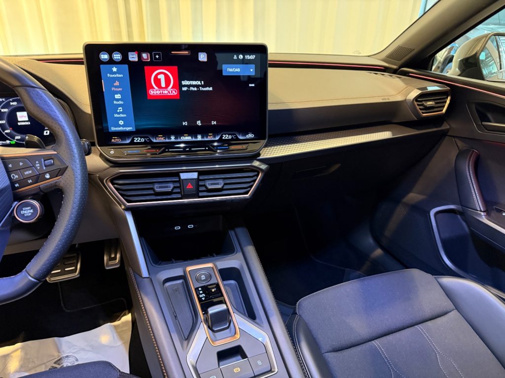 CUPRA Leon Sportstourer 2.0 TDI DSG EDGE PACK Matrix Camera - 8