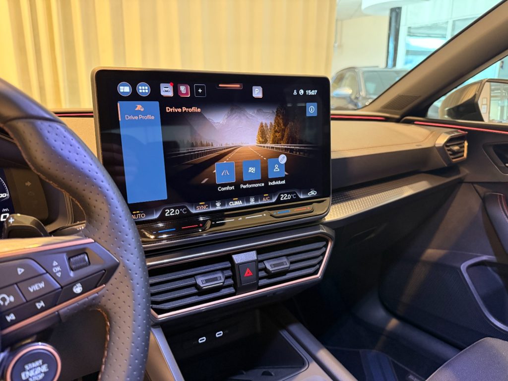 CUPRA Leon Sportstourer 2.0 TDI DSG EDGE PACK Matrix Camera - 14