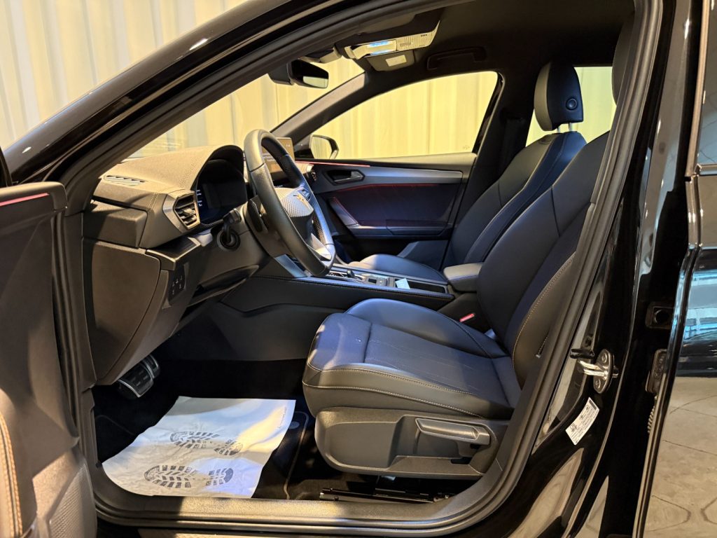 CUPRA Leon Sportstourer 2.0 TDI DSG EDGE PACK Camera App Conn - 4