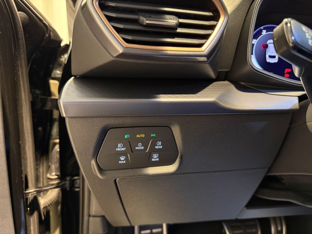 CUPRA Leon Sportstourer 2.0 TDI DSG EDGE PACK Camera App Conn - 10
