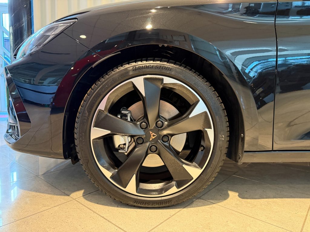 CUPRA Leon Sportstourer 2.0 TDI DSG EDGE PACK Camera App Conn - 18