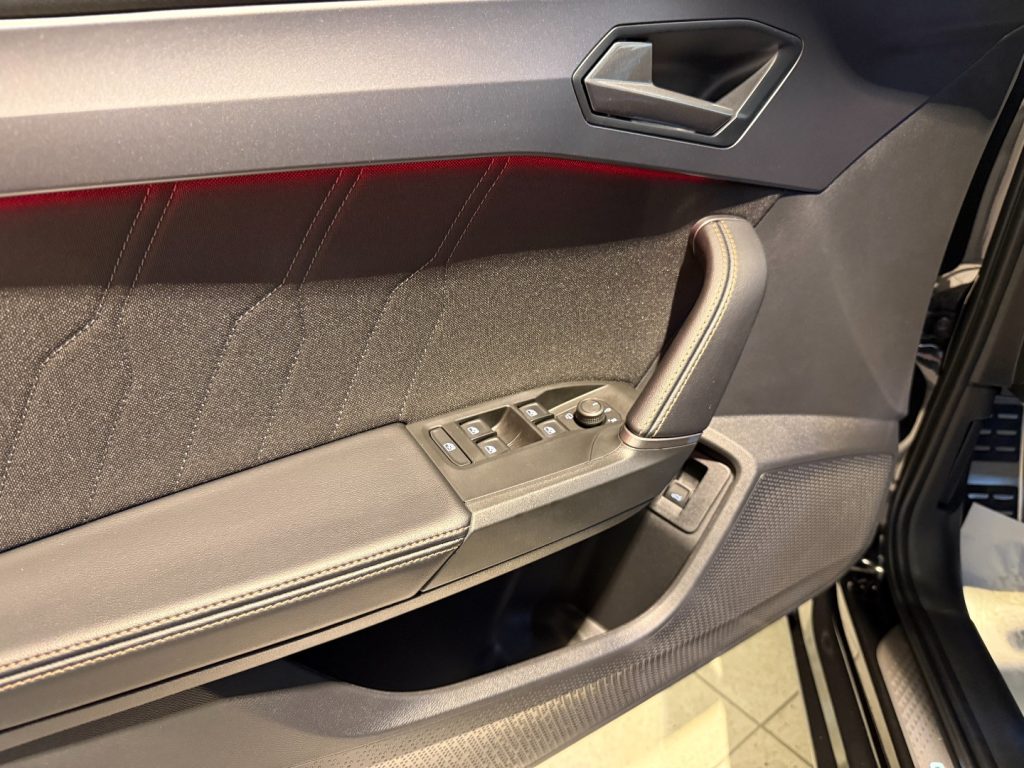 CUPRA Leon Sportstourer 2.0 TDI DSG EDGE PACK Camera App Conn - 9