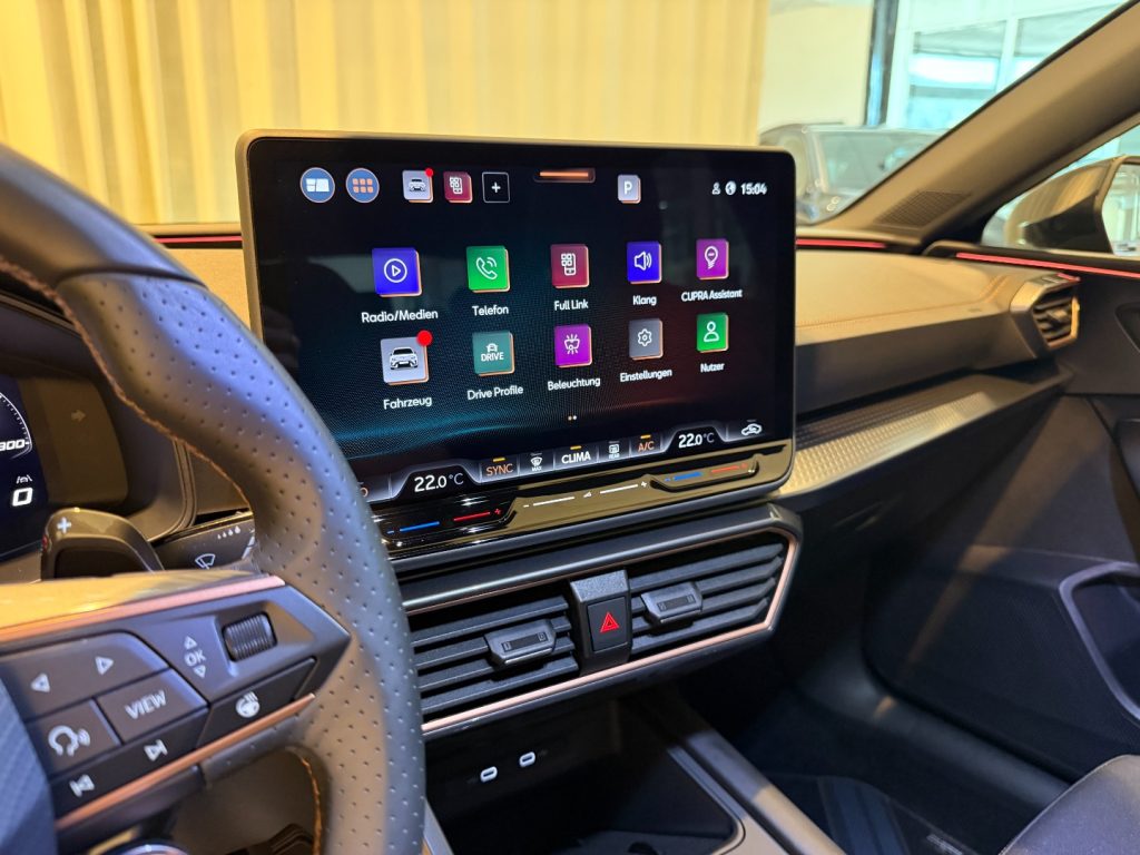 CUPRA Leon Sportstourer 2.0 TDI DSG EDGE PACK Camera App Conn - 13