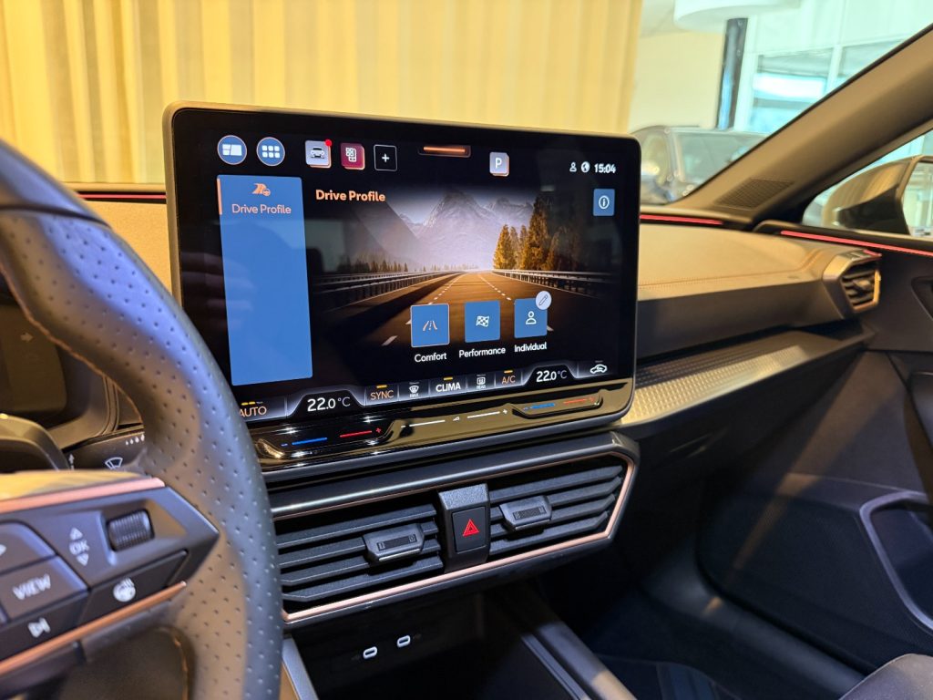 CUPRA Leon Sportstourer 2.0 TDI DSG EDGE PACK Camera App Conn - 15