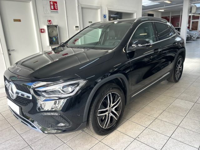 MERCEDES-BENZ GLA 200 Nero metallizzato
