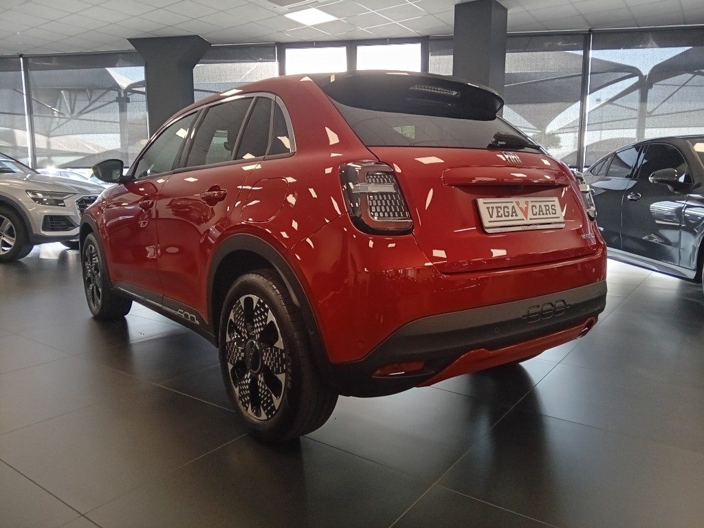 Clicca per ingrandire 600 - Hybrid 100 CV DCT MHEV La Prima