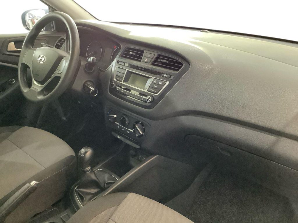 HYUNDAI i20 1.2 84 CV 5 porte Comfort - 9