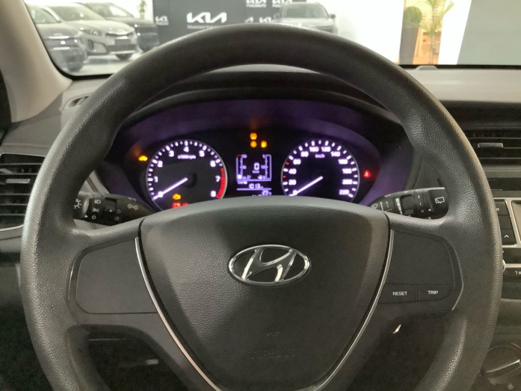 HYUNDAI i20 1.2 84 CV 5 porte Comfort - 17