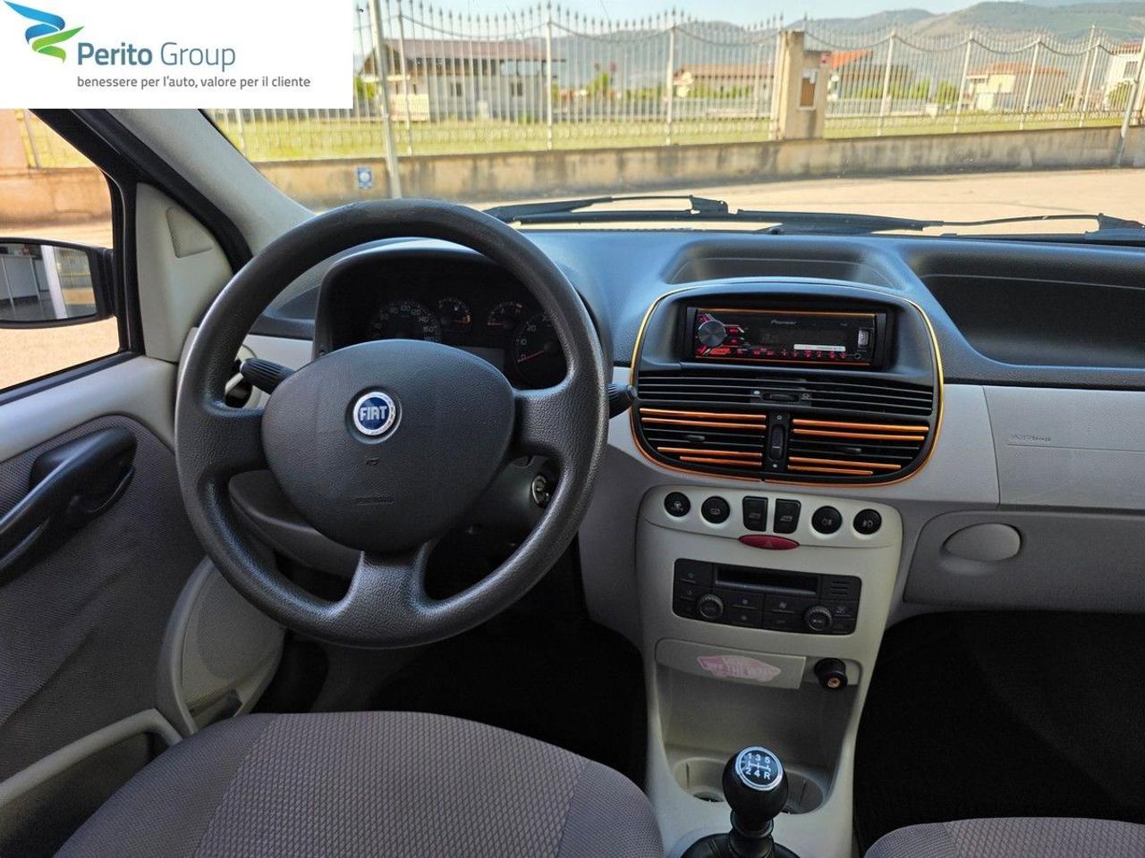FIAT Punto 1.2 16V 3 porte Emotion - 12
