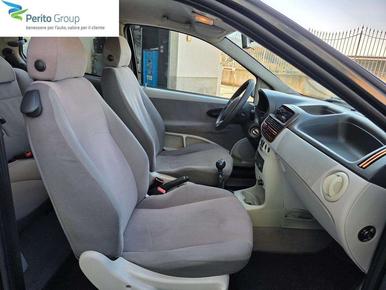 FIAT Punto 1.2 16V 3 porte Emotion - 5