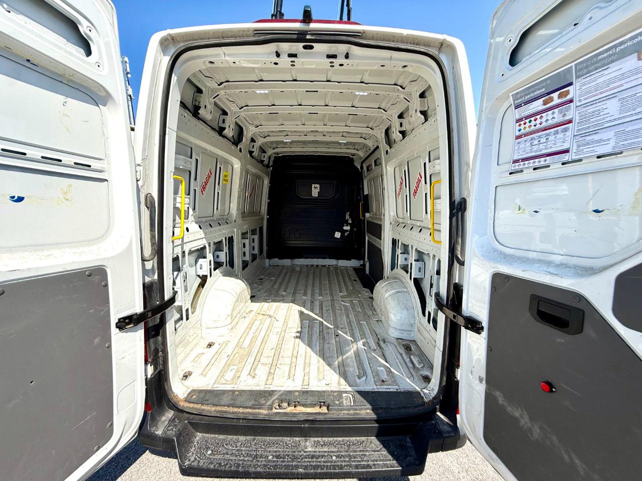 VOLKSWAGEN CRAFTER  2.0 TDI L3H3 - 7