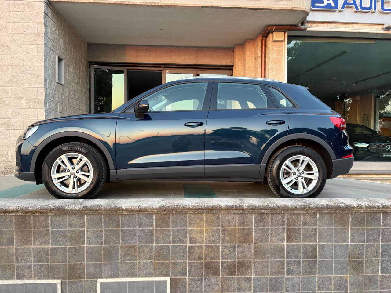 AUDI Q3 35 TDI 150 CV S tronic Business FARI LED - 8