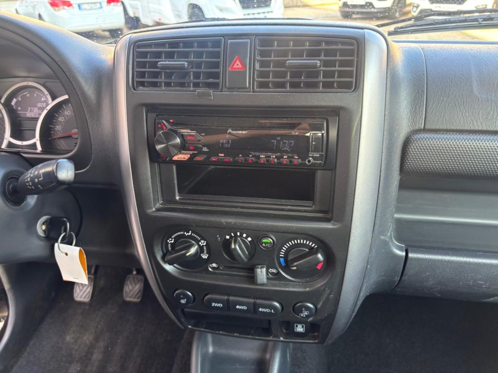 SUZUKI Jimny 1.3 4WD - 15