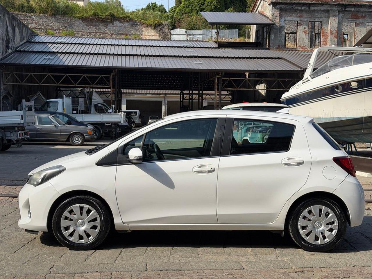 TOYOTA Yaris 1.0 5 porte Active - 8