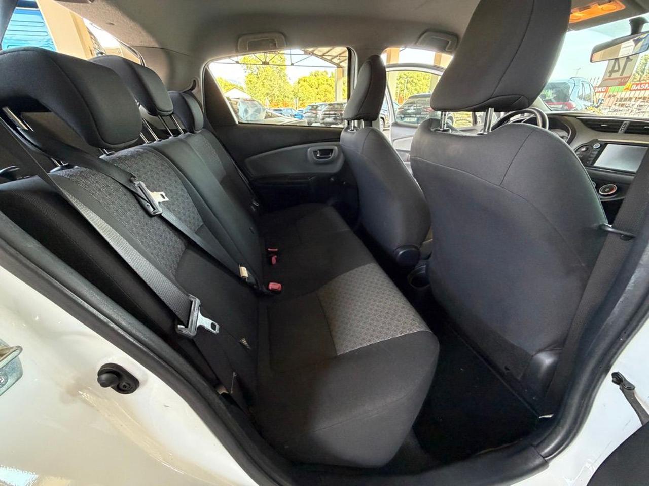 TOYOTA Yaris 1.0 5 porte Active - 13