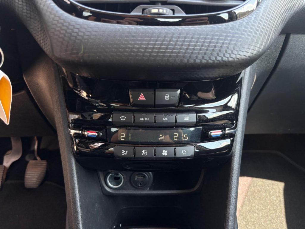 PEUGEOT 208 BlueHDi 75CV Cerchi in lega - 20