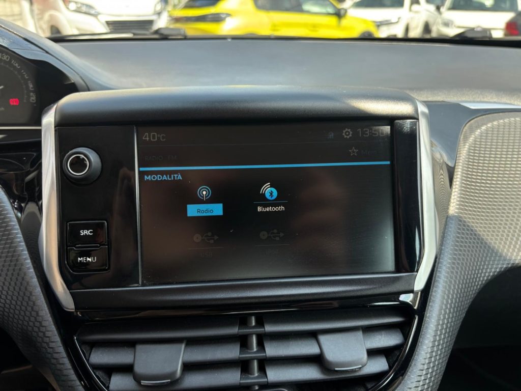 PEUGEOT 208 BlueHDi 75CV Cerchi in lega - 18