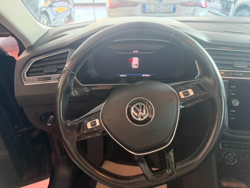VOLKSWAGEN Tiguan 1.6 TDI SCR Sport R-Line - 12