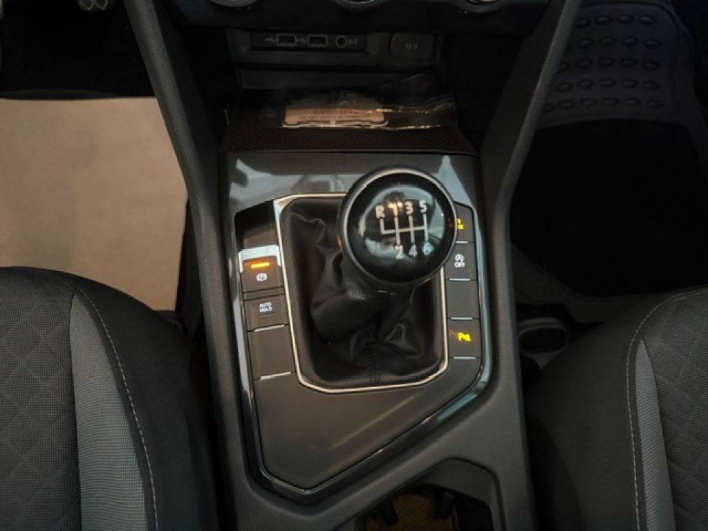 VOLKSWAGEN Tiguan 1.6 TDI SCR Sport R-Line - 17