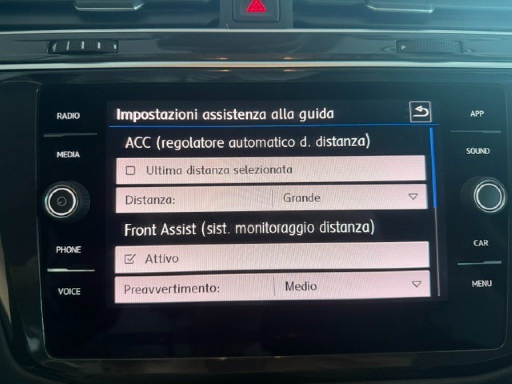 VOLKSWAGEN Tiguan 1.6 TDI SCR Sport R-Line - 18