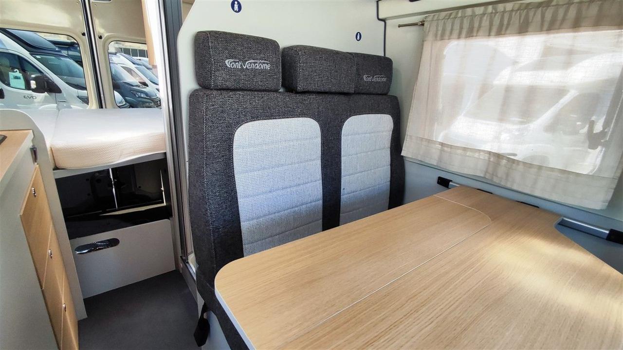 MASTER VAN