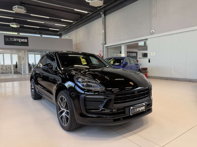 PORSCHE Macan Nero metallizzato