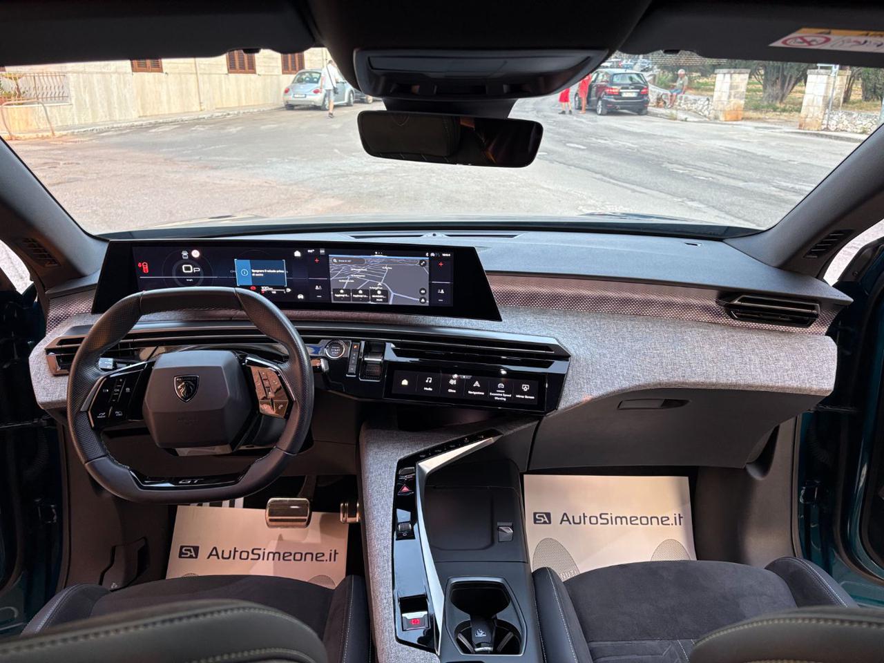 PEUGEOT 3008 Hybrid 136 e-DCS6 GT - 12