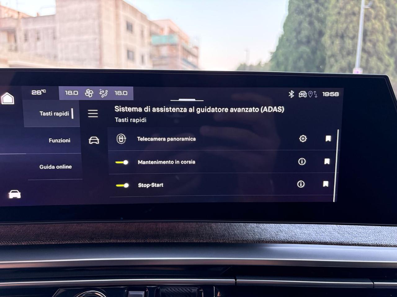 PEUGEOT 3008 Hybrid 136 e-DCS6 GT - 17