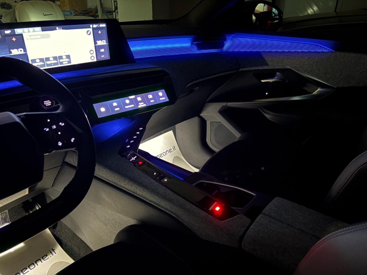 PEUGEOT 3008 Hybrid 136 e-DCS6 GT - 35