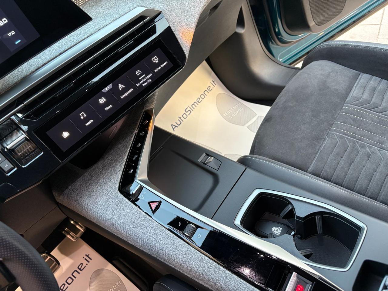 PEUGEOT 3008 Hybrid 136 e-DCS6 GT - 20