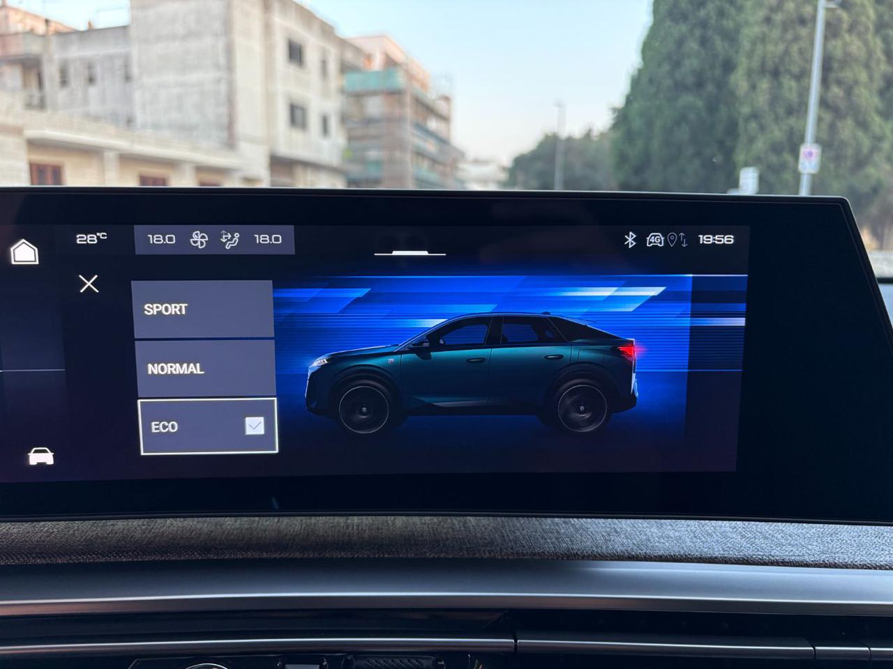 PEUGEOT 3008 Hybrid 136 e-DCS6 GT - 29