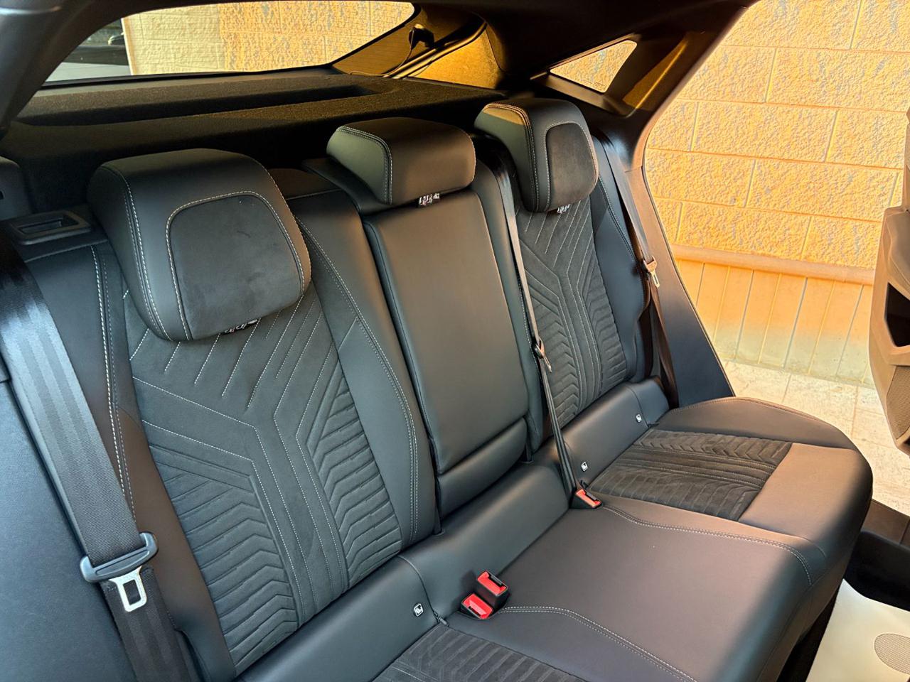 PEUGEOT 3008 Hybrid 136 e-DCS6 GT - 18
