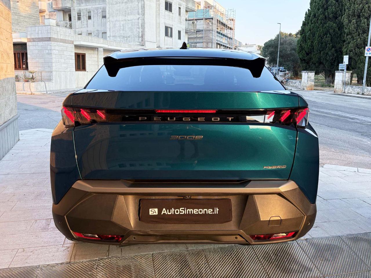 PEUGEOT 3008 Hybrid 136 e-DCS6 GT - 6