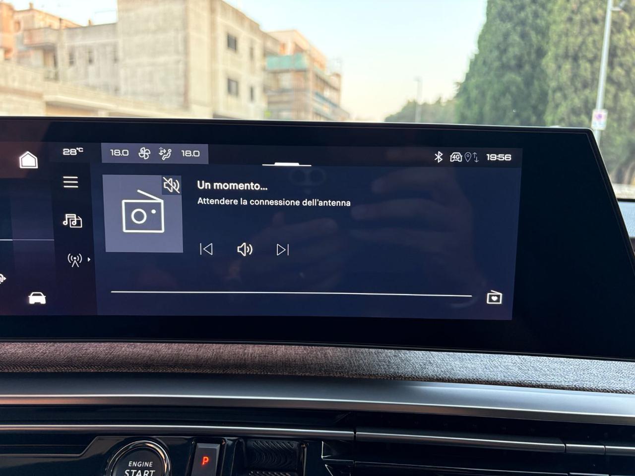 PEUGEOT 3008 Hybrid 136 e-DCS6 GT - 22