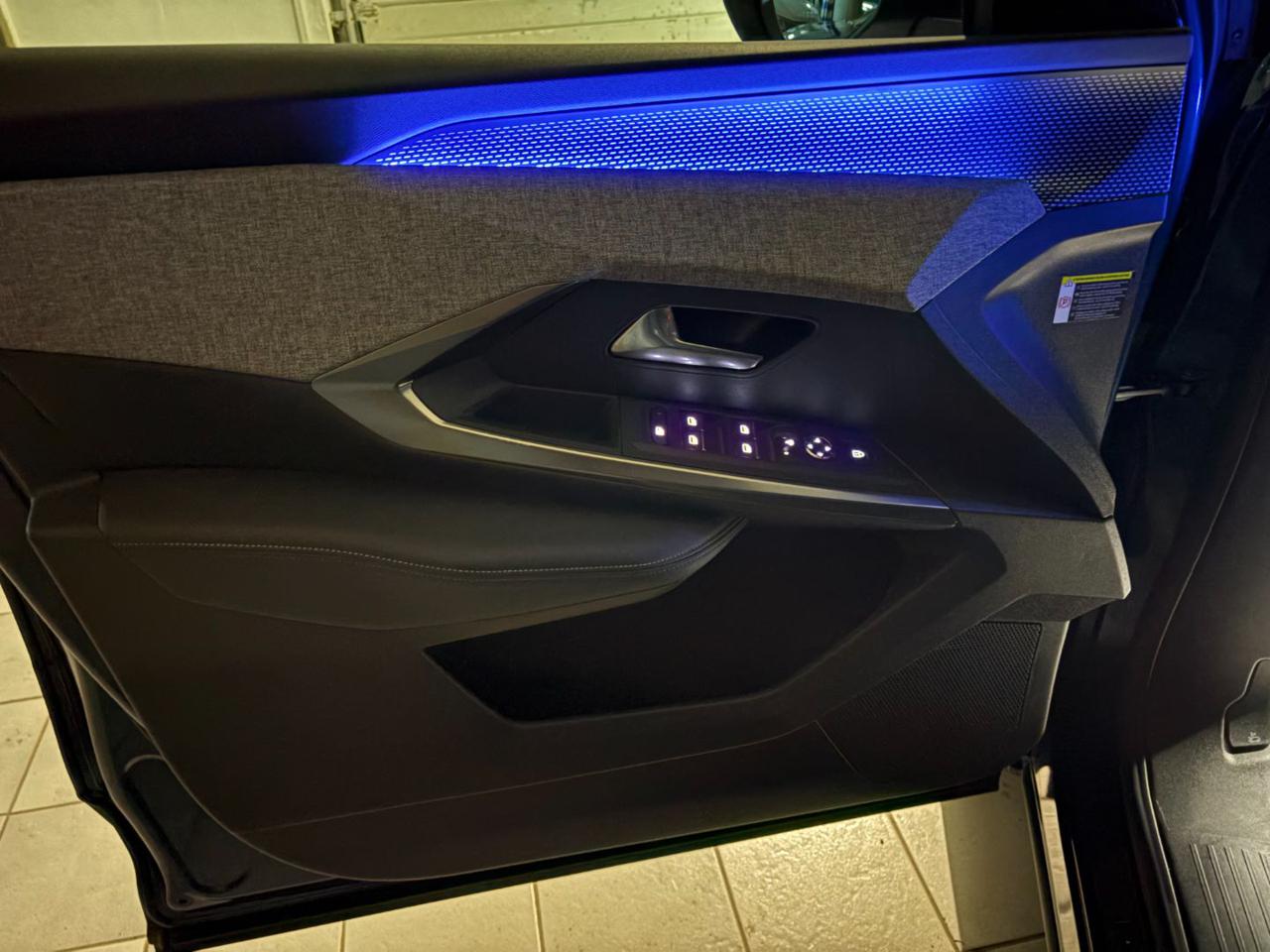 PEUGEOT 3008 Hybrid 136 e-DCS6 GT - 16