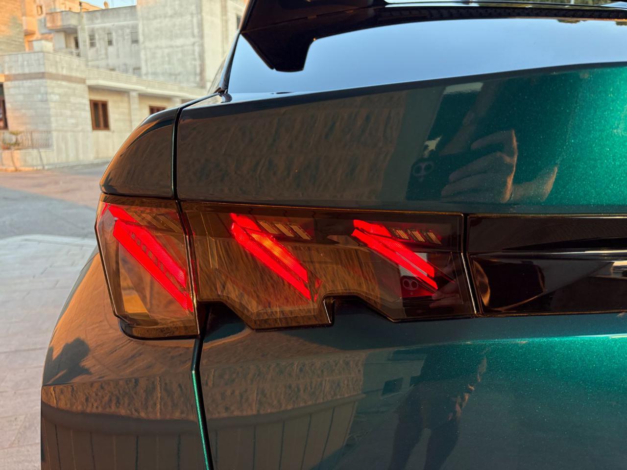 PEUGEOT 3008 Hybrid 136 e-DCS6 GT - 43