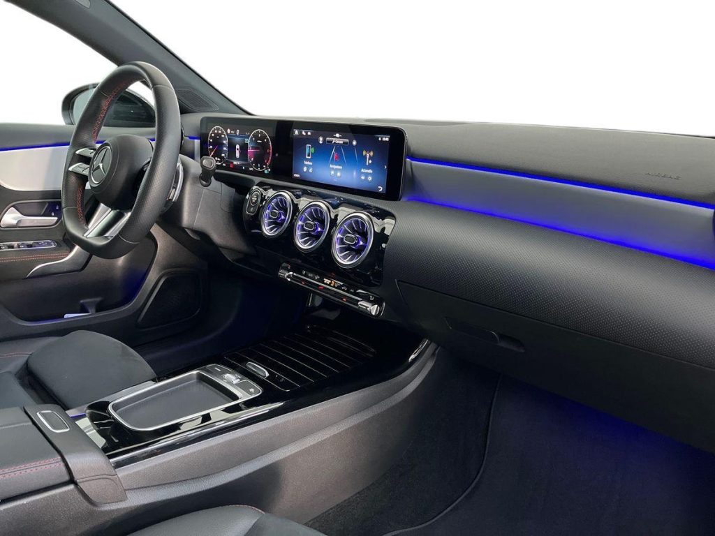 MERCEDES-BENZ A 180 d Automatic AMG Line Advanced Plus - 16
